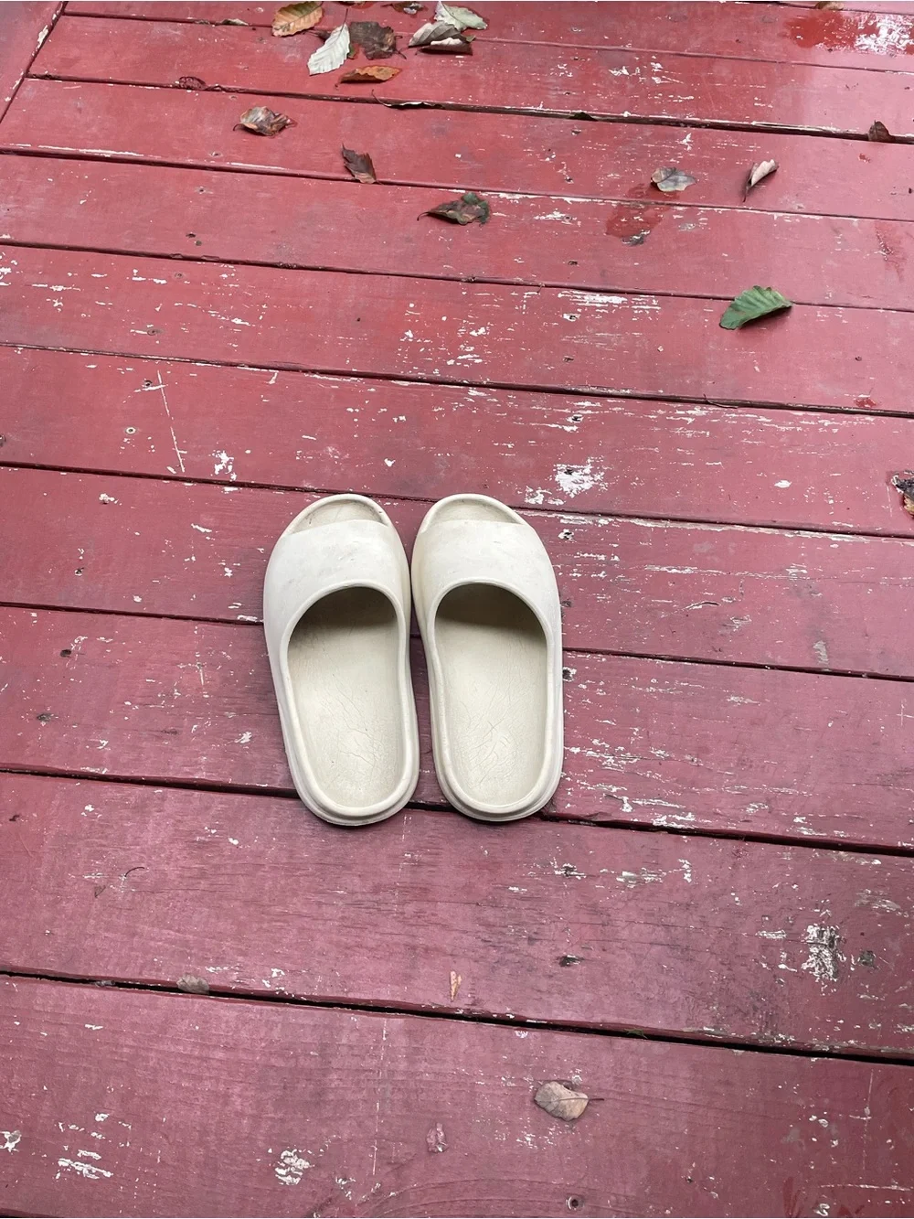 Yeezy Men’s Slide Sandals in Cream